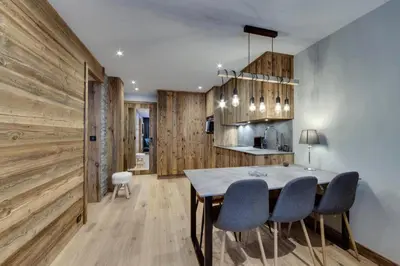 Cuisine ou kitchenette dans l'établissement Résidence Hauts Du Rogoney - Appartement entièrement rénové Proche des pistes et des commerces MAE-7403