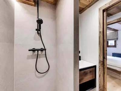 Salle de bains dans l'établissement Résidence Val D'isere Village - Appartement entièrement rénové Ski aux pieds Parking couvert MAE-7413