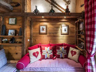 Coin salon dans l'établissement Chalet Lecommandeur - Appartement duplex confortable Ski aux pieds Balcon MAE-7423