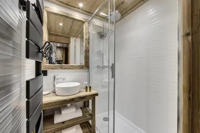 Salle de bains dans l'établissement Résidence Val D'isere Village - Appartement entièrement rénové Ski aux pieds Parking couvert MAE-7483