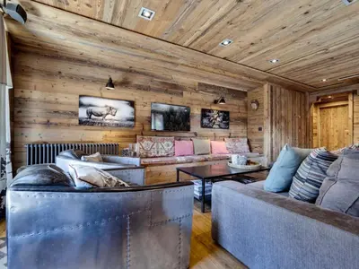 Coin salon dans l'établissement Chalet De Bellevarde - Appartement agréable Centre station MAE-7353