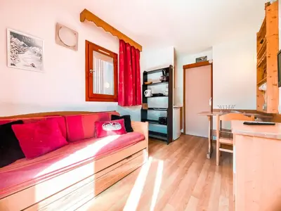 Coin salon dans l'établissement Studio cosy pour 2 pers. au Val Claret, proche des pistes - FR-1-411-993