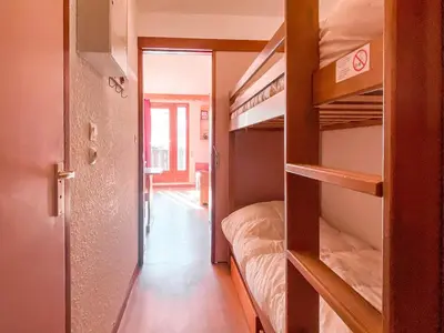 Un ou plusieurs lits dans un hébergement de l'établissement Studio cosy pour 2 pers. au Val Claret, proche des pistes - FR-1-411-993