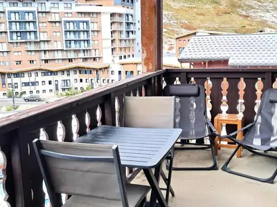 Balcon ou terrasse dans l'établissement Chalet Club Iv - Joli studio pour 2 personnes situé dans le quartier du Val Claret, proche des pistes. MAE-9293