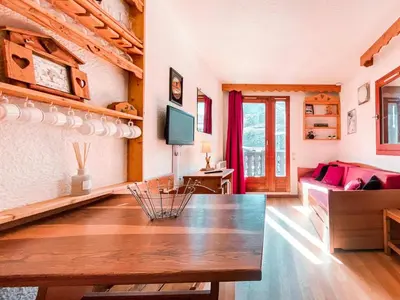 Télévision ou salle de divertissement dans l'établissement Chalet Club Iv - Joli studio pour 2 personnes situé dans le quartier du Val Claret, proche des pistes. MAE-9293