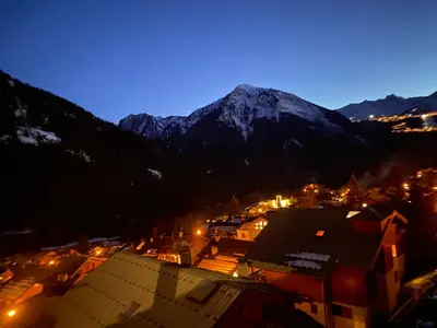 Vue générale sur la montagne ou vue sur la montagne depuis l'appartement