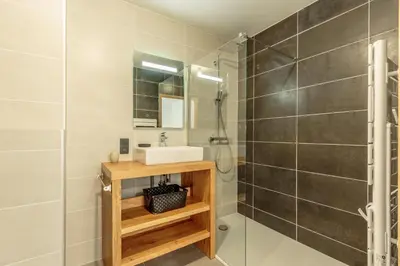Salle de bains dans l'établissement Combe –Spacieux appartement 4/6 personnes avec grand balcon