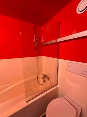 Salle de bains dans l'établissement Le refuge cosy du Varet - Ménage inclus - Lits faits à l'arrivée - Arc 2000 - Ski IN OUT - La conciergerie du Varet