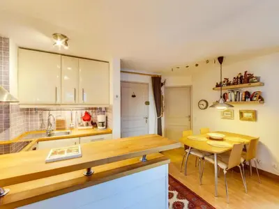 Cuisine ou kitchenette dans l'établissement Résidence Rond Point Des Pistes - Appartement confortable Ski aux pieds Balcon MAE-3173