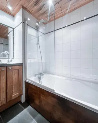 Salle de bains dans l'établissement Résidence Saint Michel - Charmant appartement 2 pièces 6 personnes au calme avec garage, offrant une vue sur les montagnes, proche des pistes, dans le qu MAE-6743