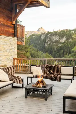 Vue générale sur la montagne ou vue sur la montagne depuis le chalet