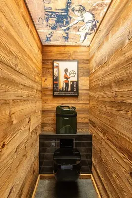 Télévision ou salle de divertissement dans l'établissement Black Diamond - Chalet Bansky