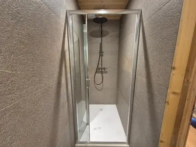 Salle de bains dans l'établissement Somptueux Chalet 12 personnes - Villaroger