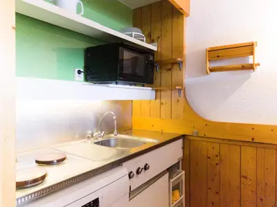 Cuisine ou kitchenette dans l'établissement Résidence Arandelieres - Appartement 2 pièces 5 personnes à Arc 1800 au pied des commerces et proche des pistes dans le quartier des Villards MAE-4803