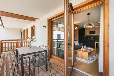 Coin salon dans l'établissement Apartment Tilia Champagny-en-Vanoise - by EMERALD STAY