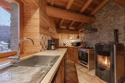 Cuisine ou kitchenette dans l'établissement Lodenou apprt 4-6 people Aussois