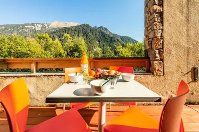 Vue générale sur la montagne ou vue sur la montagne depuis l'appartement