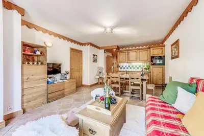 Cuisine ou kitchenette dans l'établissement Résidence Les Alpages - 3 Pièces pour 6 Personnes MAE-6183