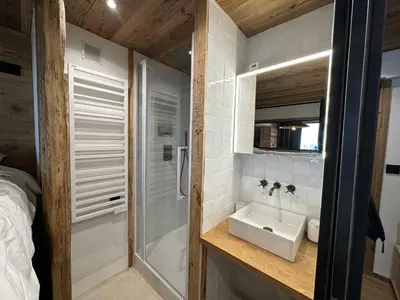 Salle de bains dans l'établissement Appartement cosy-spa wellness sur les pistes