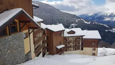 Vue générale sur la montagne ou vue sur la montagne depuis l'appartement