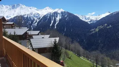Vue générale sur la montagne ou vue sur la montagne depuis l'appartement