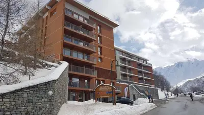Vue générale sur la montagne ou vue sur la montagne depuis l'appartement