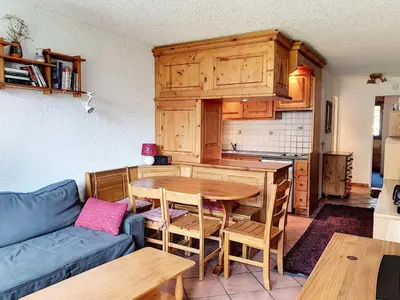 Cuisine ou kitchenette dans l'établissement Résidence Le Bellecote - 2pieces cabine . La Daille . Ski aux pieds MAE-7353