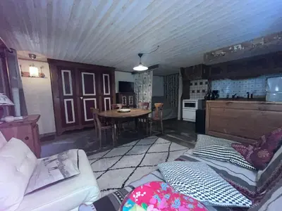 Plan de l'établissement Appartement atypique, accès télécabine à pied, wifi offert - FR-1-508-312