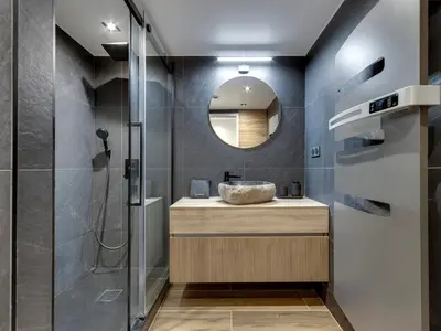 Salle de bains dans l'établissement Chalet rénové pour 10 pers. avec sauna à Tignes, Chartreux - FR-1-641-121