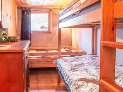 Un ou plusieurs lits dans un hébergement de l'établissement Appartement atypique proche télécabine - 5 pers, 2 chambres, Wifi - FR-1-508-311