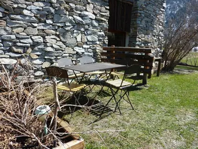 Jardin de l'établissement Appartement atypique proche télécabine - 5 pers, 2 chambres, Wifi - FR-1-508-311
