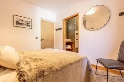 Coin salon dans l'établissement Hara-Kiri, superbe appartement avec terrasse vue montagne