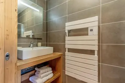Salle de bains dans l'établissement Hara-Kiri, superbe appartement avec terrasse vue montagne