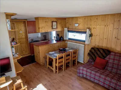 Cuisine ou kitchenette dans l'établissement Beau T2 6 pers Tignes Val Claret le Pramecou