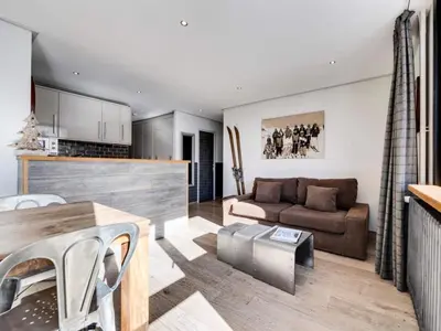 Cuisine ou kitchenette dans l'établissement Résidence Hauts De Val - Appartement rénové Centre Station Terrasse MAE-3073
