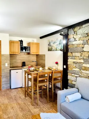Cuisine ou kitchenette dans l'établissement Appartement 6 pers, Le Clover - Front de Neige - Termignon