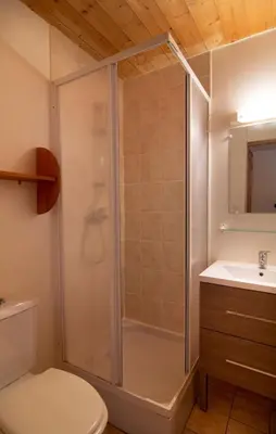 Salle de bains dans l'établissement Chalet Les Mélèzes Sud