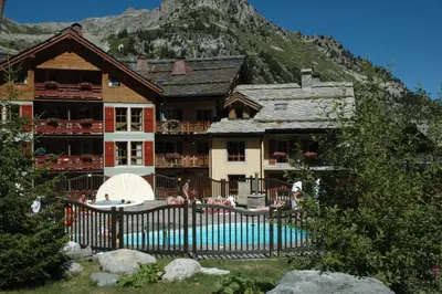 Vue générale sur la montagne ou vue sur la montagne depuis l'appartement