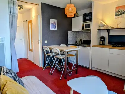 Cuisine ou kitchenette dans l'établissement Studio 4 pers, Arc 2000, proche pistes - FR-1-411-991