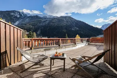 Vue générale sur la montagne ou vue sur la montagne depuis l'appartement