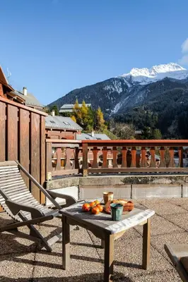 Vue générale sur la montagne ou vue sur la montagne depuis l'appartement