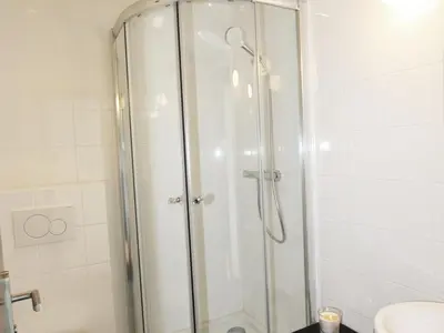 Salle de bains dans l'établissement Appartement rénové 5 pers, Ski aux pieds, Wifi, Centre station - FR-1-346-592