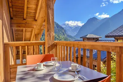 Vue générale sur la montagne ou vue sur la montagne depuis la maison de vacances