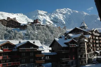Vue générale sur la montagne ou vue sur la montagne depuis l'appartement