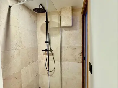 Salle de bains dans l'établissement Appartement Prestige 4 Pièces, Pied des Pistes, WiFi, 8 Pers. - FR-1-502-611