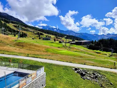 Vue générale sur la montagne ou vue sur la montagne depuis l'appartement