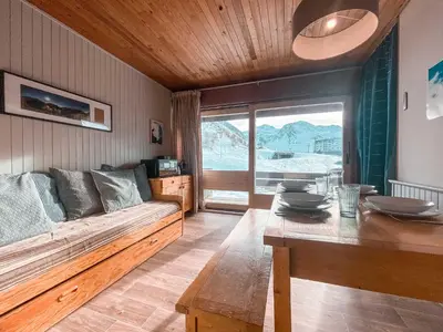 Coin salon dans l'établissement Studio fonctionnel 30m², 5 pers, vue pistes, balcon, Tignes - FR-1-411-1000