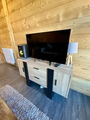 Télévision ou salle de divertissement dans l'établissement Ski Home Bel Aval - Ménage inclus - Arc 2000 - LaConciergerie du Varet