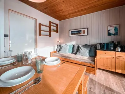 Coin salon dans l'établissement Résidence La Grande Casse - Spacieux studio de 30 m² avec vue directe sur les pistes du Lavachet. MAE-3973