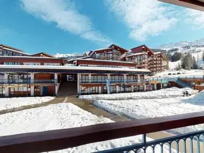 Vue générale sur la montagne ou vue sur la montagne depuis l'appartement